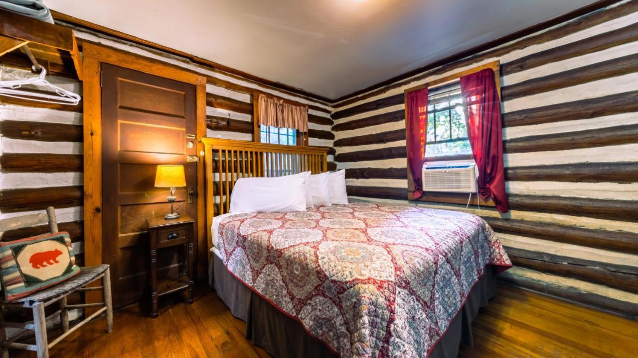 Log Cabin Motor Court Asheville Exterior foto