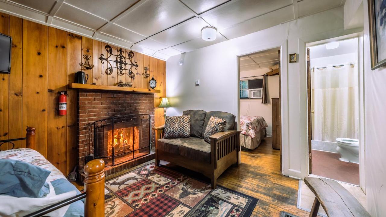 Log Cabin Motor Court Asheville Exterior foto