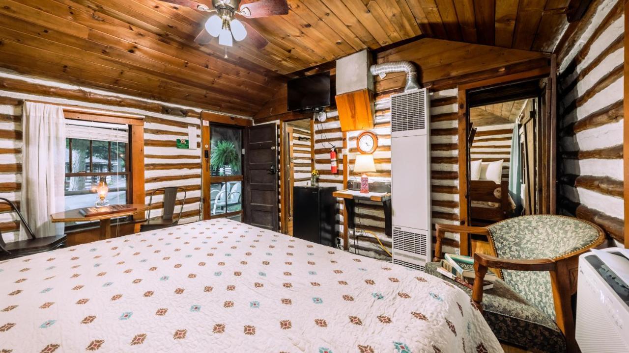 Log Cabin Motor Court Asheville Exterior foto