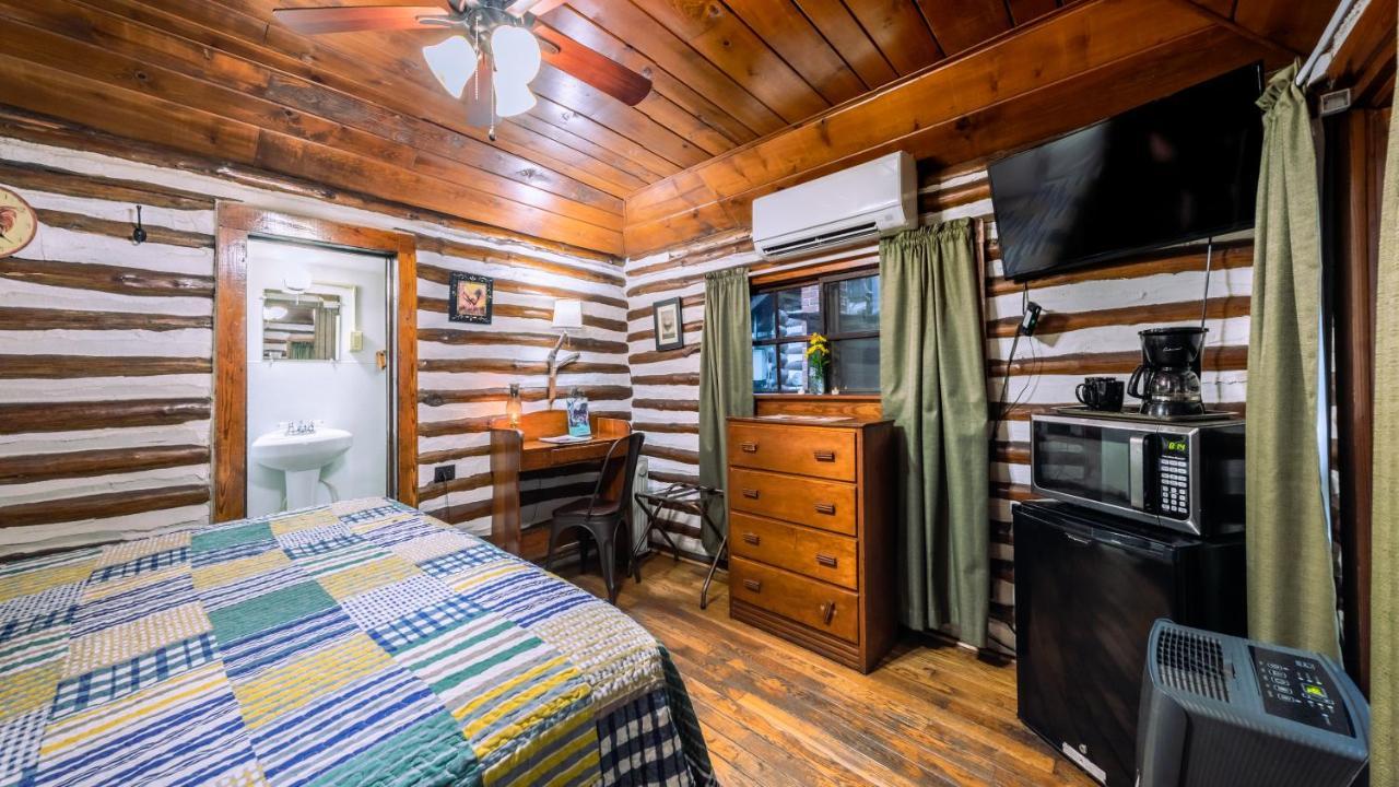 Log Cabin Motor Court Asheville Exterior foto