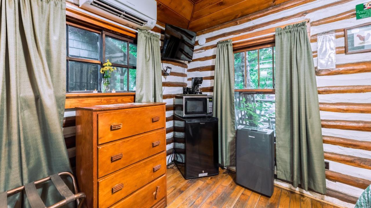 Log Cabin Motor Court Asheville Exterior foto