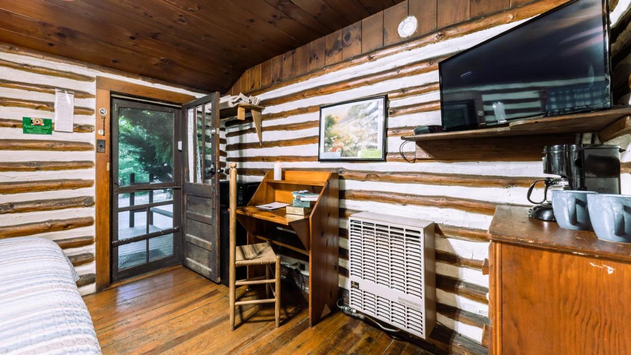 Log Cabin Motor Court Asheville Exterior foto