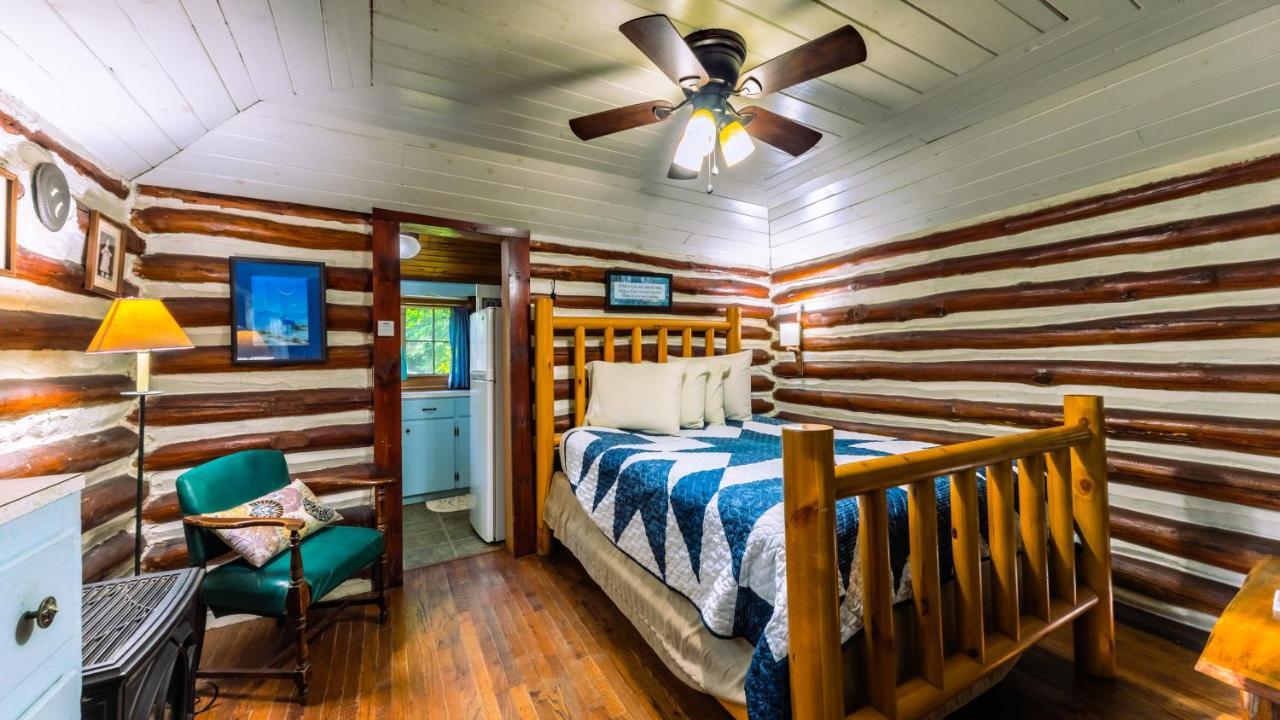 Log Cabin Motor Court Asheville Exterior foto