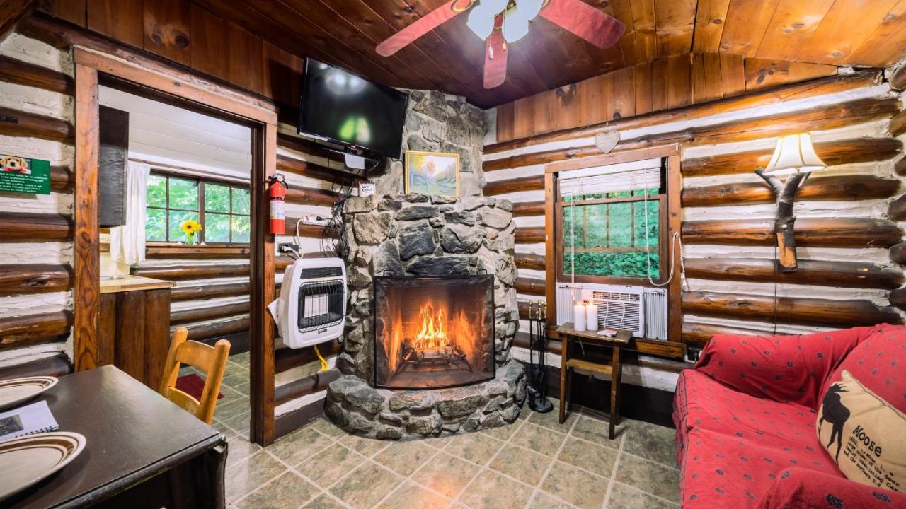 Log Cabin Motor Court Asheville Exterior foto